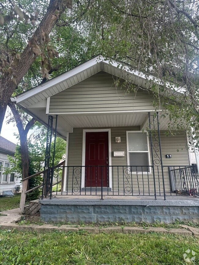 Building Photo - 425 Leeds Ave