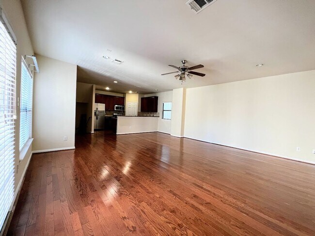Foto del edificio - Ready and clean 3 bedrooms in Rice Militar...