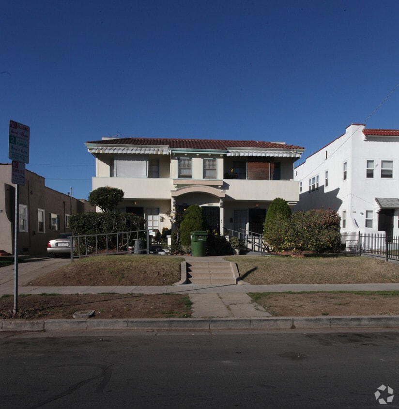 Building Photo - 1149 N New Hampshire Ave