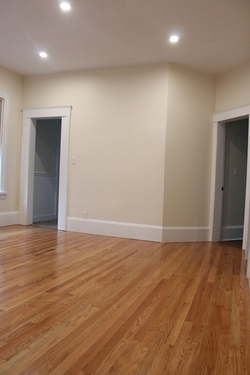 Building Photo - 586 Freeport St