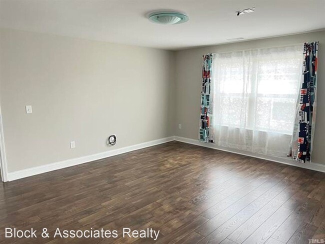 Building Photo - 5 br, 3.5 bath House - 148 Brassica Lane