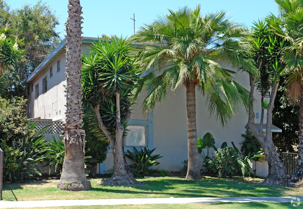 Building Photo - 3833 Tilden Ave