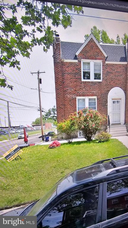 Building Photo - 5451 Howland St