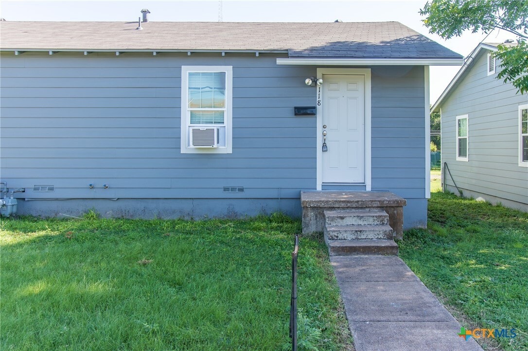 Primary Photo - 118 W Avenue A