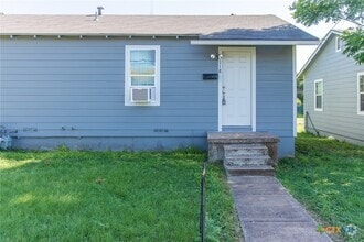 Building Photo - 118 W Avenue A