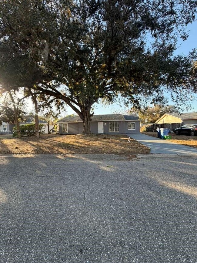 Building Photo - 4030 School Cir