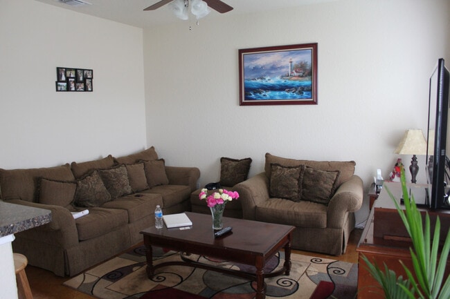 Building Photo - San Antonio - 13051 O'Connor Cove (Left)