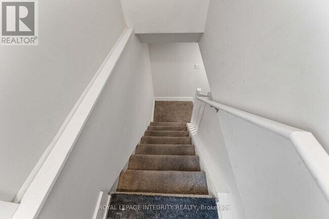 Photo du bâtiment - 35 Sherry Ln