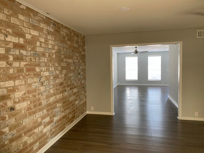 Foto del edificio - 82 Townhouse Ln