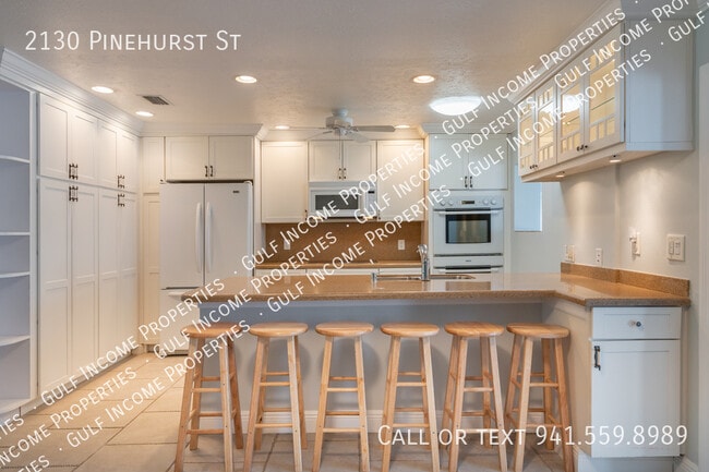 Building Photo - 2130 Pinehurst St