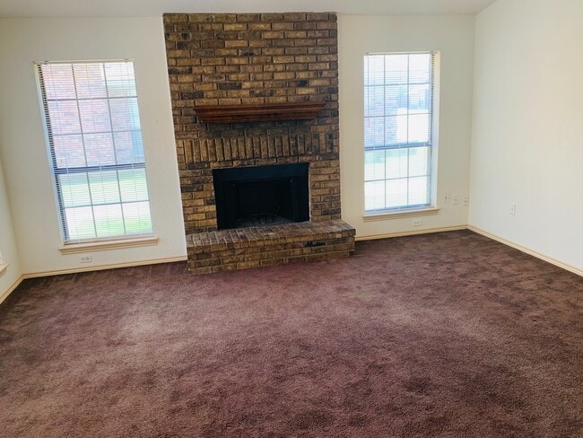 Building Photo - 3125 Tudor Ln