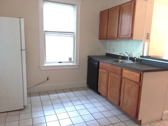 Building Photo - 146 Calumet St