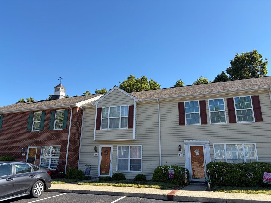 Village at Greenview Townhouse in Campbell County - Village at Greenview Townhouse in Campbell County