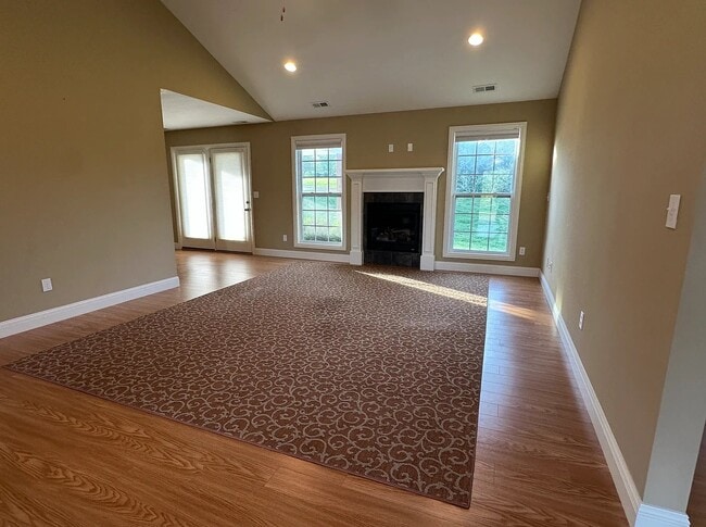 Building Photo - 4500 Weybridge Dr