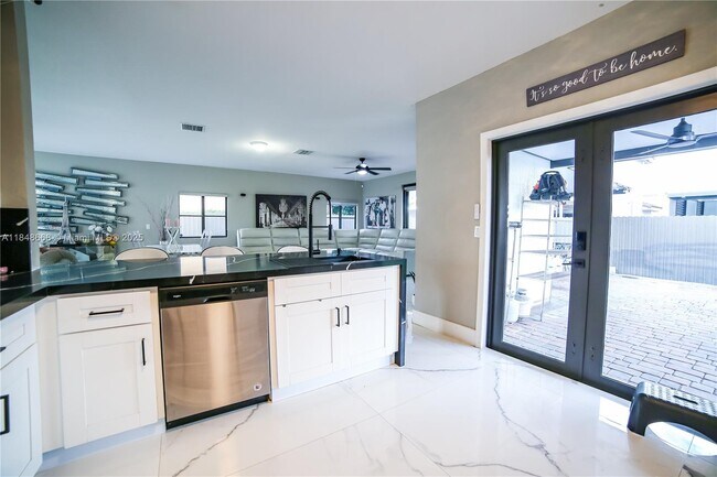 Foto del edificio - 23030 SW 114th Path