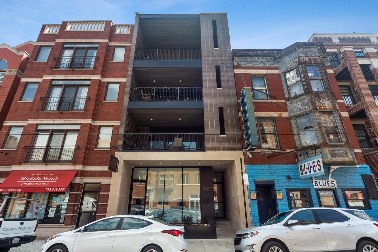 2521 N Halsted St Unit 401, Chicago, IL 60614 Apartments at 2521 N