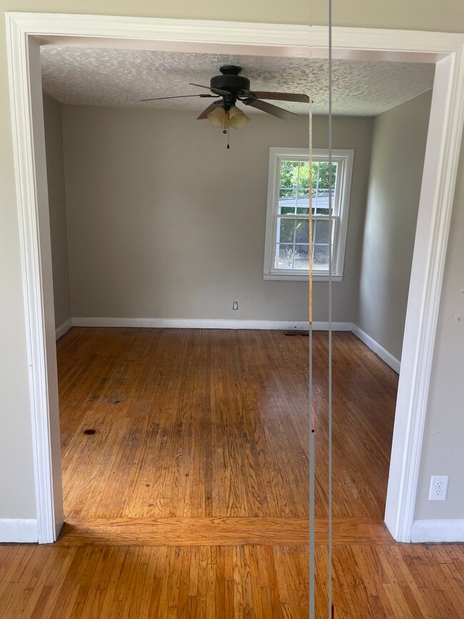 Building Photo - 622 Harris Plz