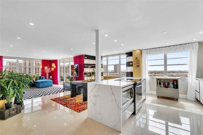 Foto del edificio - 2801 NE 183rd St