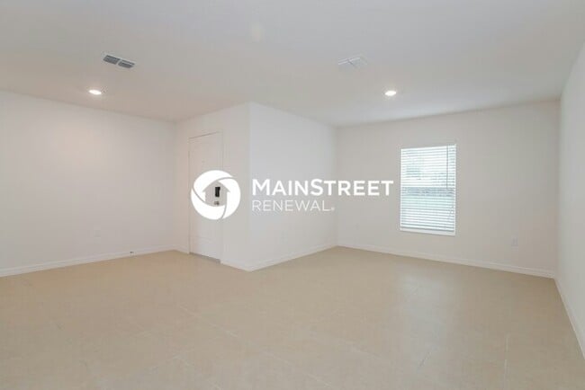 Foto del edificio - 4 Bedroom Pet-Friendly Home in Dundee, FL with Main Street Renewal