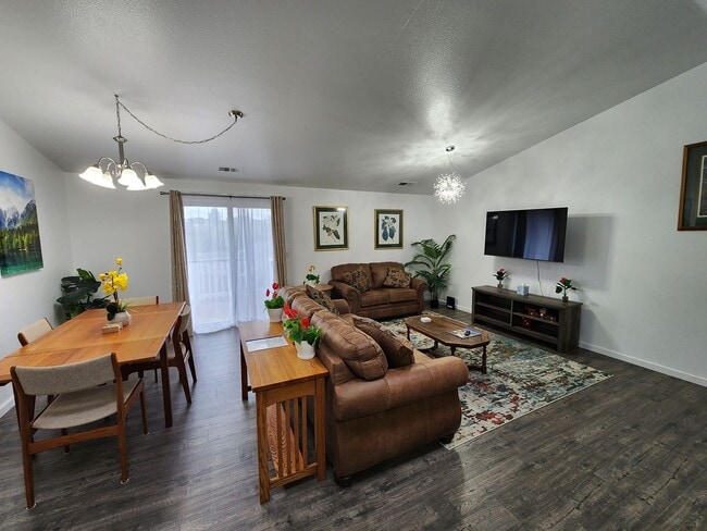 Building Photo - 4190 Hillside Ct