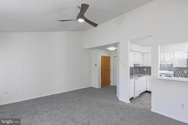 Building Photo - 104 Olympic Ct