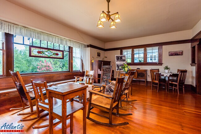 Foto del edificio - 211 Glen Ridge Ave