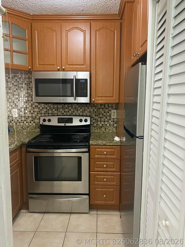 Foto del edificio - 8185 NW 7th St