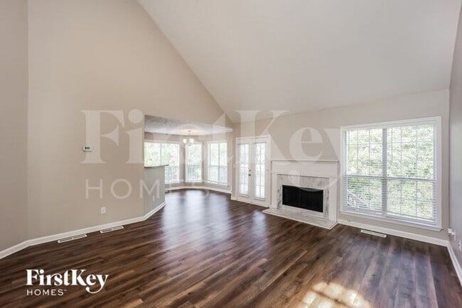 Building Photo - 7956 Clearview Cir