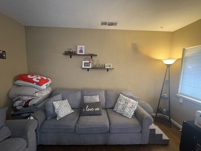 Foto del edificio - Cozy 2 Bedroom Near Downtown – Pre-Lease Available Today!