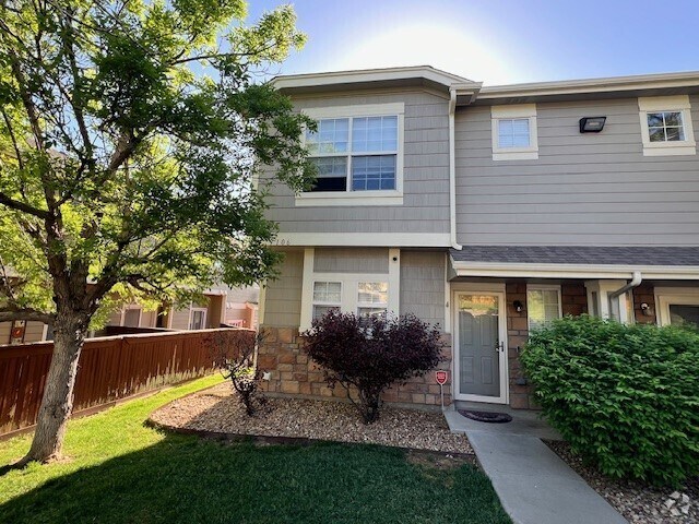 Alta Ridge Apartments for Rent with Hardwood Floors - Thornton, CO - 1 ...