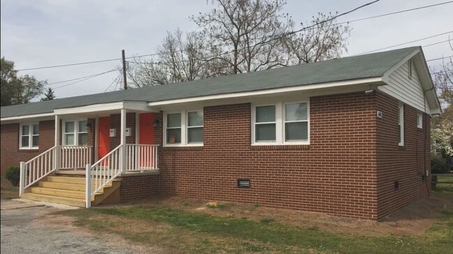 Building Photo - 605 N Adair Street Apt #2