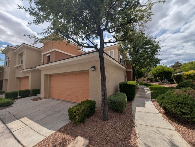 Building Photo - 821 Glacier Peak Ln