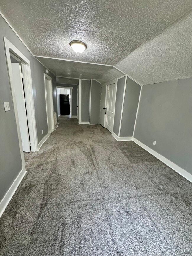 Building Photo - 3030 Indian Rd