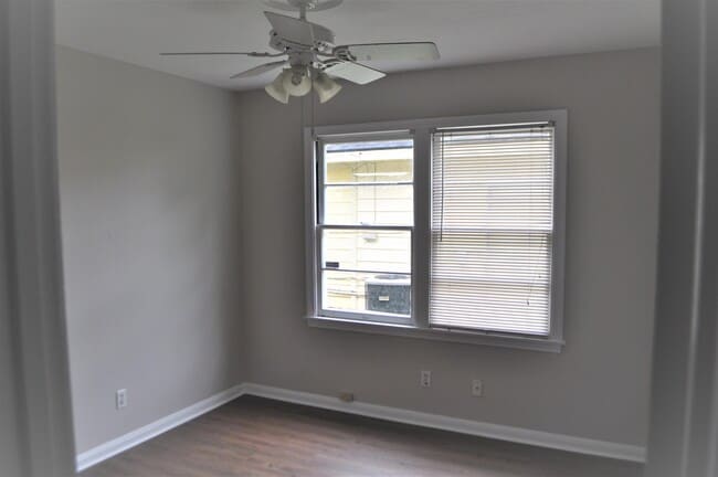 Building Photo - 3921 Creole St