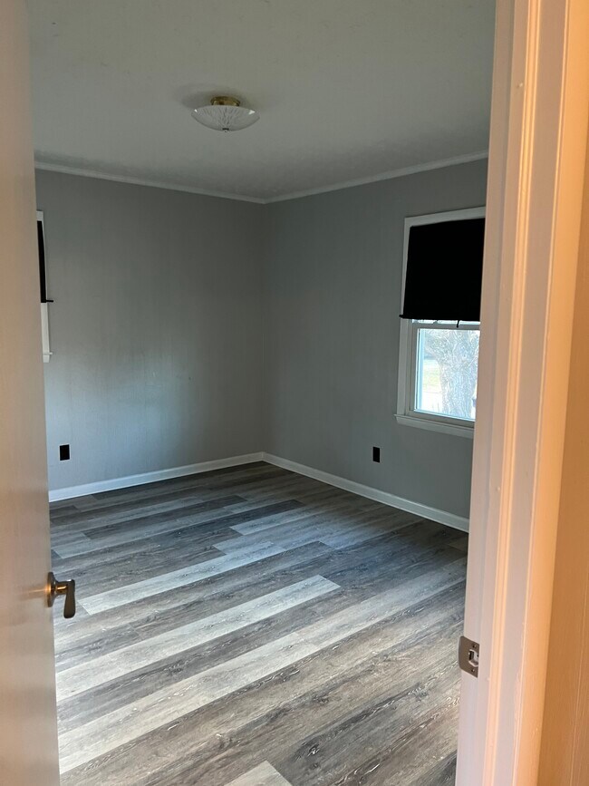 BEDROOM #1 - 1012 Thomason St