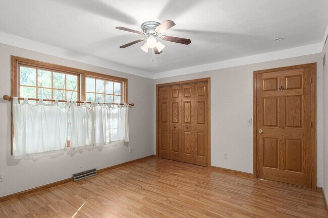 Foto del edificio - 4306 S Indian Lake Dr
