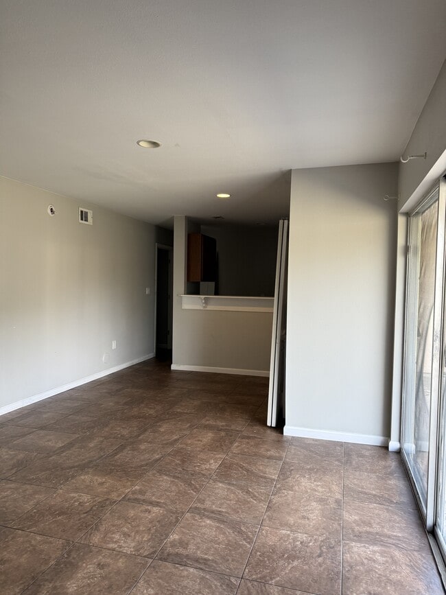 Foto del edificio - 403 Marshall Ct