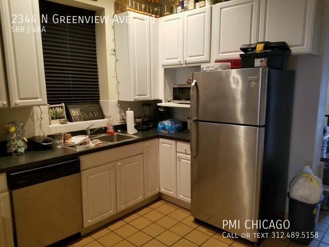 Building Photo - 2344 N Greenview Ave