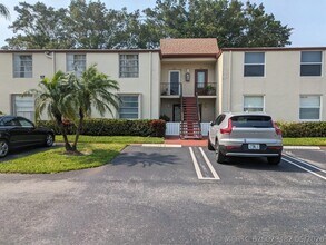 Building Photo - 17 Willowbrook Ln