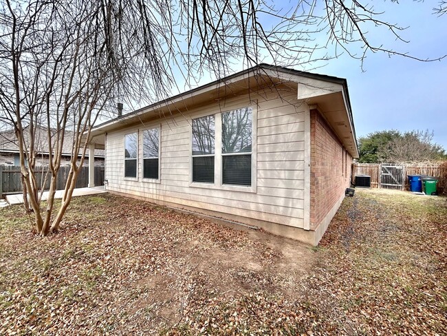 Foto del edificio - 1709 Bush Coat Ln