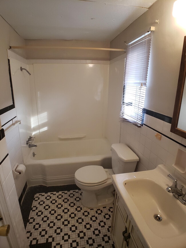 Foto del edificio - 1018 Summit St