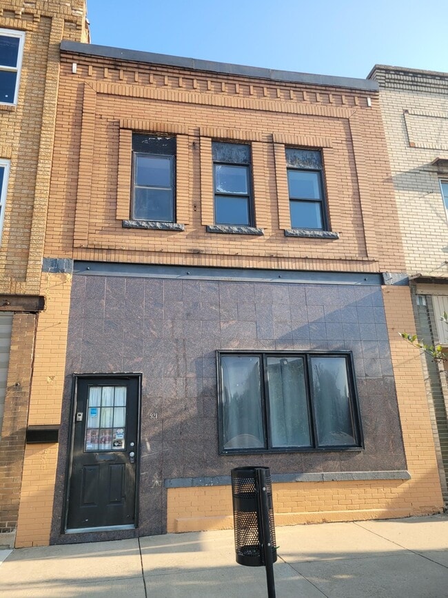 Building Photo - 921 1st St