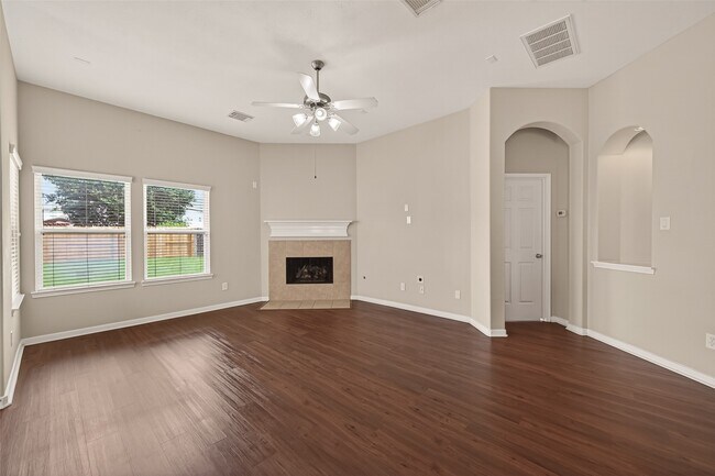 Foto del edificio - 25918 Silver Timbers Ln
