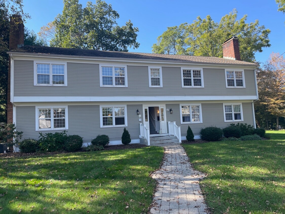 38 N Main St, Essex, CT 06426 Condo for Rent in Essex, CT