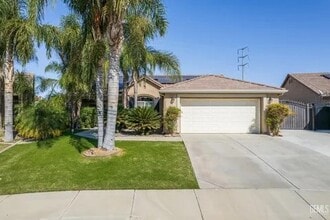 Building Photo - 11100 Vista Fuego Dr