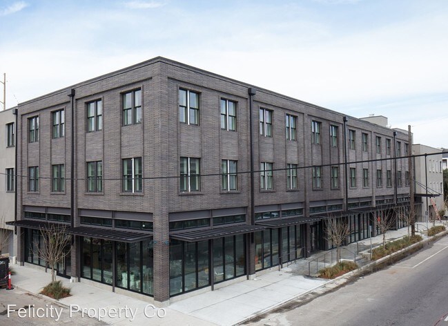 Foto del edificio - 1581 Magazine St