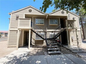 Building Photo - 2705 Jennydiane Dr