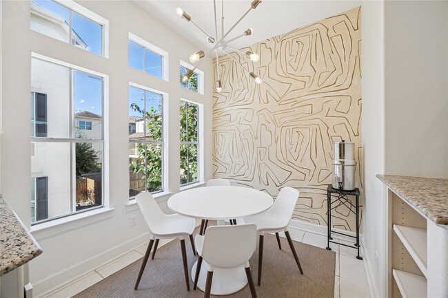 Building Photo - 811 Patterson St