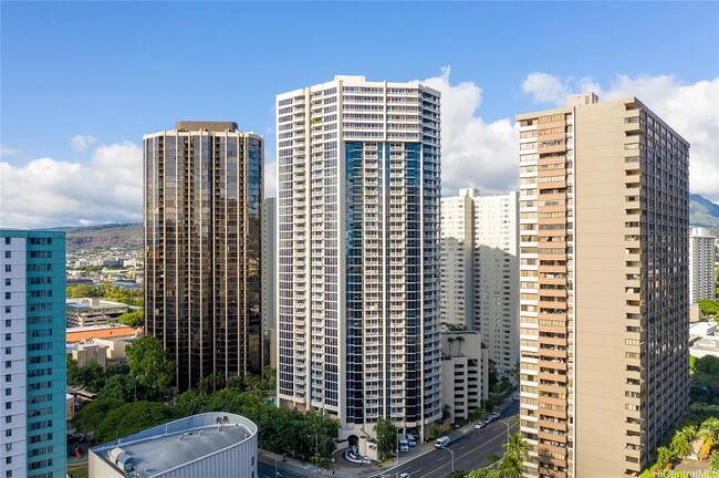 Building Photo - 1212 Nuuanu Ave