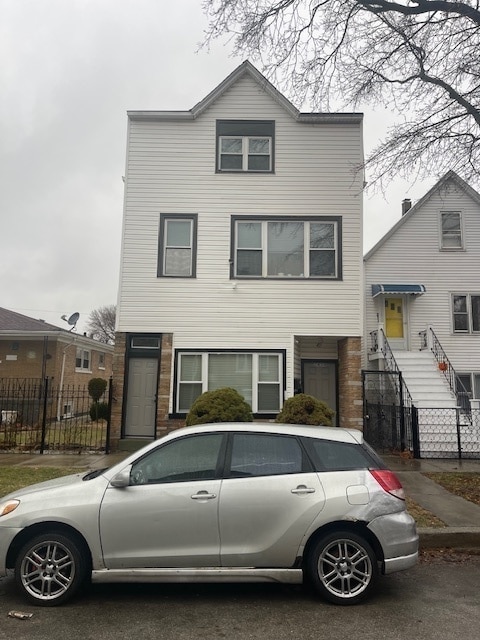 Building Photo - 2438 W 45th Pl